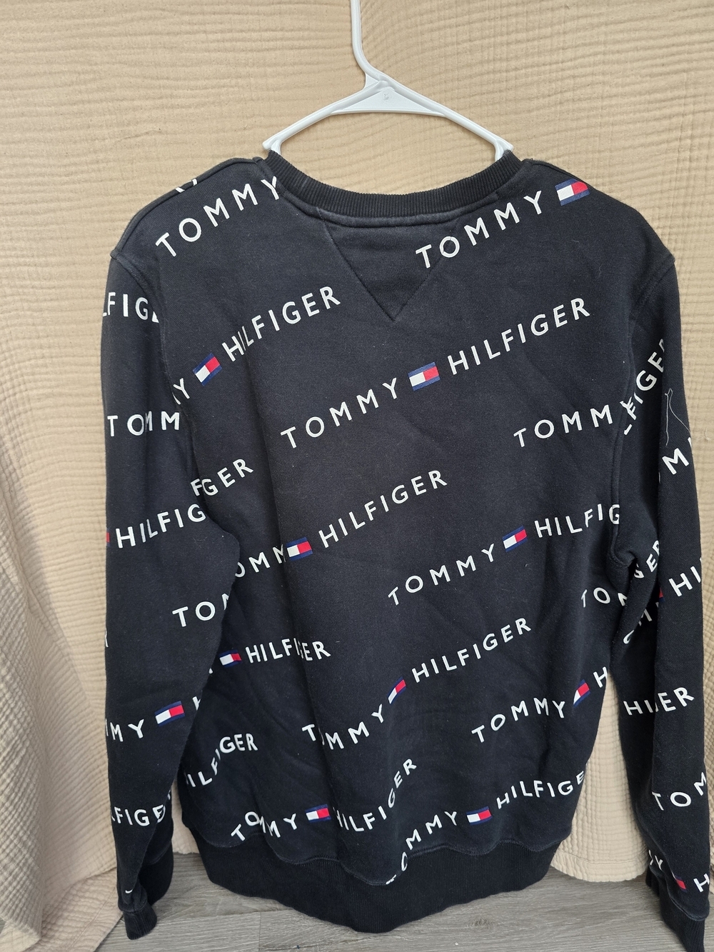 Tommy Hilfiger Men’s Black Logo Crewneck Sweater Size Large - Picture 4 of 4